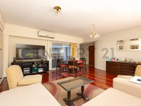 Depto 4 amb c/balcón y patio Caballito. Apto crédito