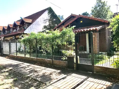 Casa en Venta en Adrogue, USD 190.000