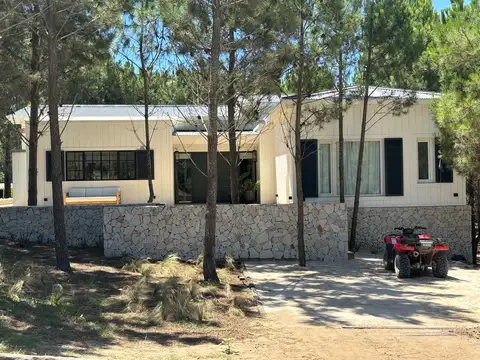 Casa en Barrio Costa Esmeralda