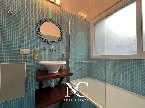 Casa 4 ambientes con 2 baños