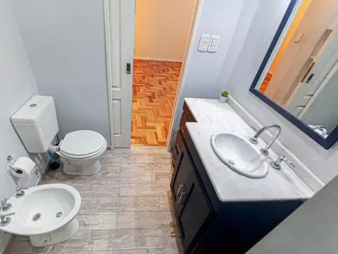 VENTA 2 AMBIENTES AL FRENTE BALCÓN- REFACCIONADO-ALTO PALERMO