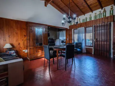 Casa 4 ambientes con 3 baños