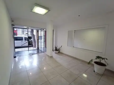 Montevideo 1037 , Piso 0