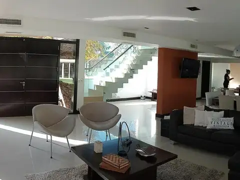 Casa 5 ambientes con 5 baños