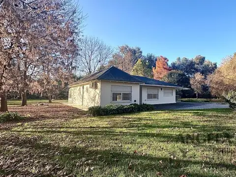Casa en Venta con 2 cocheras