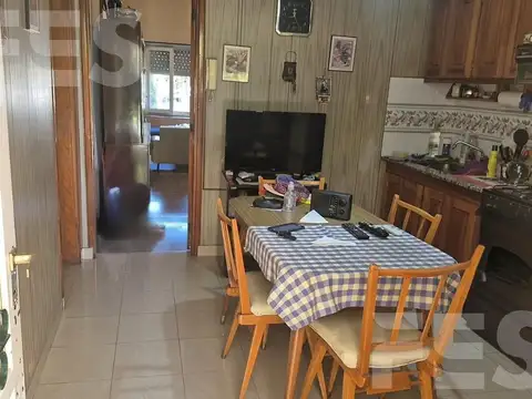 Casa 4 ambientes con 1 baño