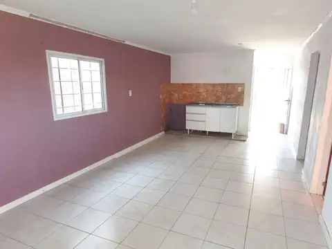 Casa 3 ambientes con 1 baño
