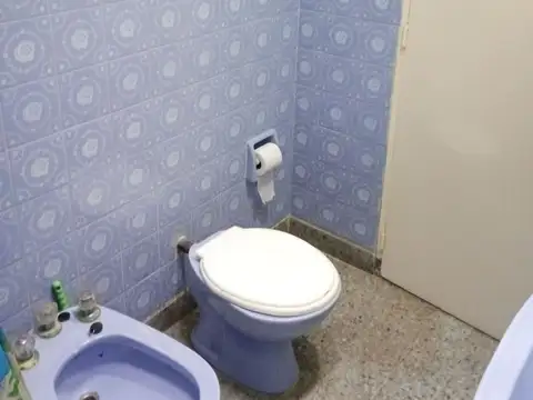 Warnes 1432  Temperley, Provincia de Buenos Aires