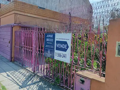 Warnes 1432  Temperley, Provincia de Buenos Aires