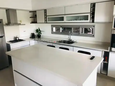 Casa en Alquiler en Tigre Centro, USD 4.200
