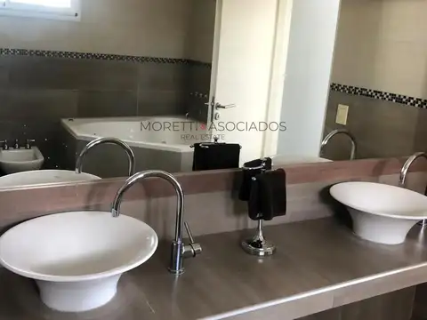 Casa en Tigre ALQUILER PERMANENTE A LA LAGUNA – CASA AMOBLADA EN SANTA CLARA, VILLANUEVA