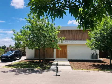 Casa en Tigre ALQUILER PERMANENTE A LA LAGUNA – CASA AMOBLADA EN SANTA CLARA, VILLANUEVA