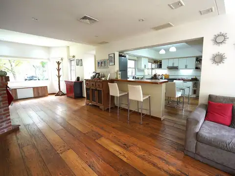 Casa 6 ambientes con 3 baños