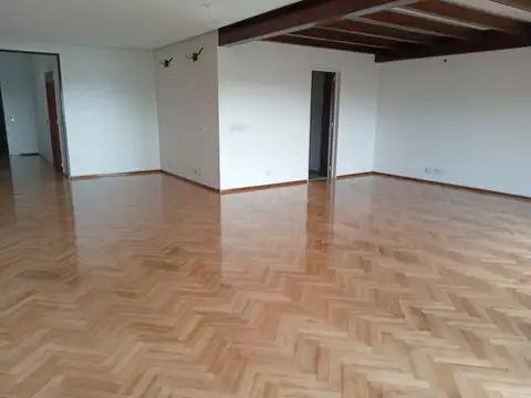 Departamento en Alquiler de 4 dormitorios