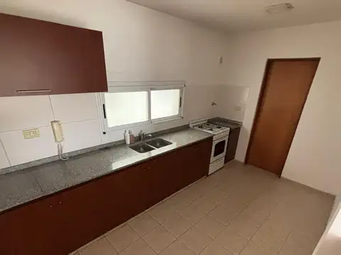 Departamento en Alquiler con 1 cocheras