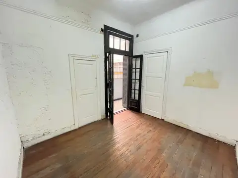 Cnel R L Falcon 1479, Piso 1