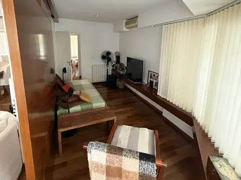 Amplia y Luminosa Casa en Olivos, excelente ubicacion