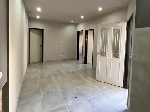 Yatay 100, Piso PB