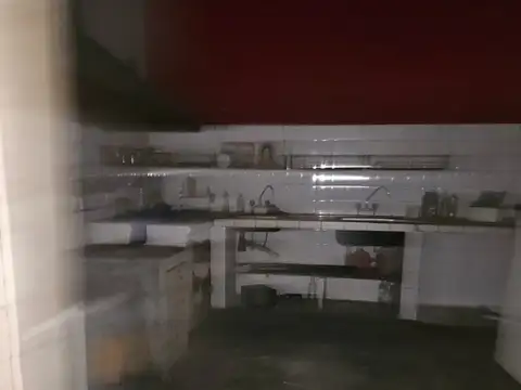 Galpon en Alquiler 40  mts Fondo