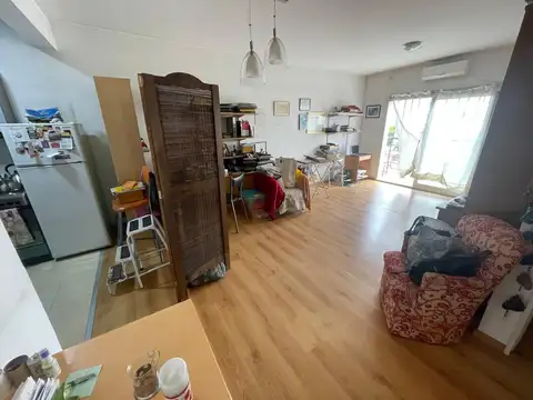 Castro Barros 300, Piso 9