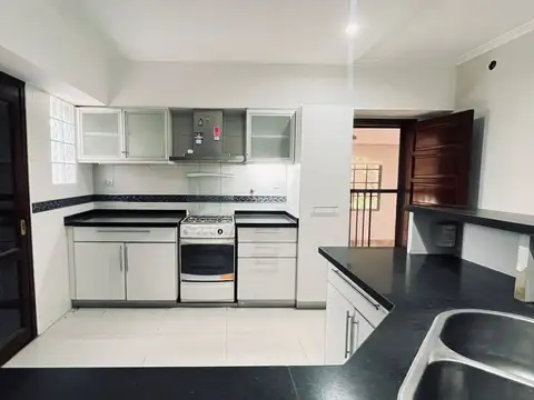 CASA EN VENTA A POCOS MINUTOS DE SANTA FE