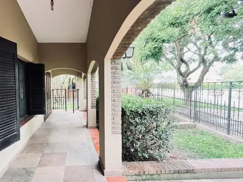 Casa 6 ambientes con 3 baños