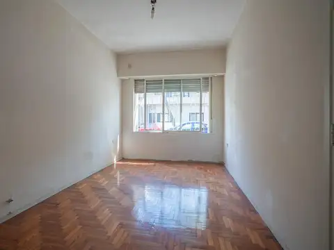 Casa 7 ambientes con 2 baños