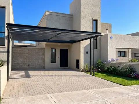 ALQUILER DUPLEX DE 2 DORMITORIOS CON COCHERA, GALERÍA Y ASADOR