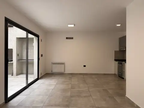 Depto Tipo Casa en Alquiler de 5 ambientes