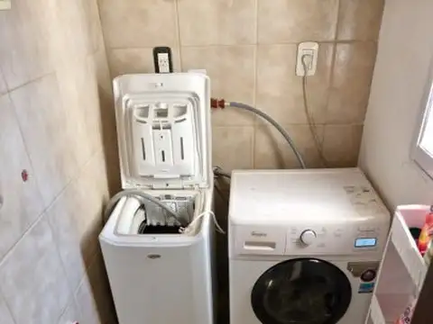 Depto Tipo Casa 6 ambientes con 2 baños