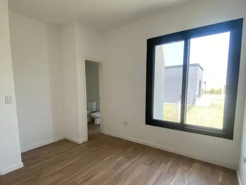 CASA 4 AMBIENTES EN ALQUILER CRUZ DEL SUR