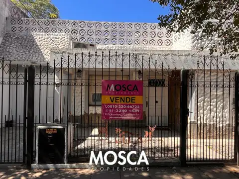 Casa 4 Ambientes en Moreno con cochera doble y terraza