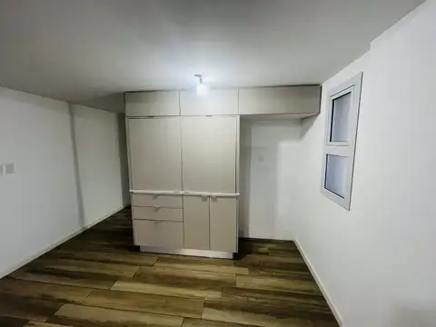 Paraguay 1082 , Piso 4