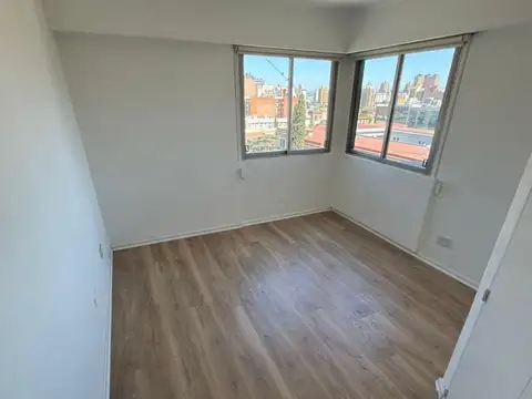 Hipólito Yrigoyen 100