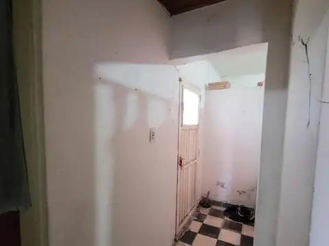 Casa 3 ambientes con 1 baño