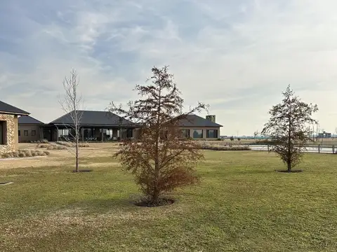 Av.Arturo Illia  al 1400