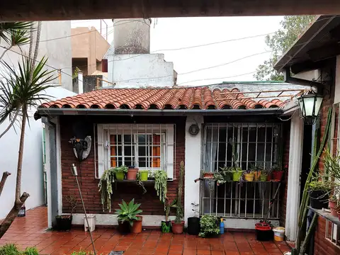 Pichincha 2500, Piso pb