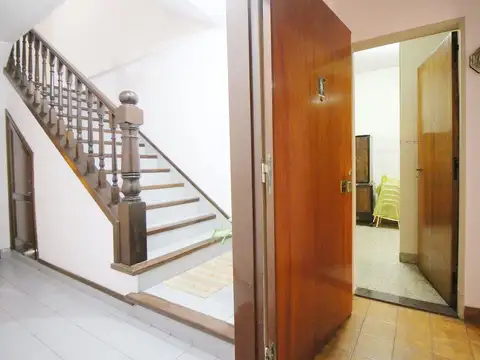 Depto Tipo Casa 8 ambientes con 3 baños