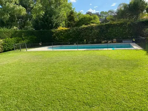 Casa en Alquiler Temporal con 2 cocheras