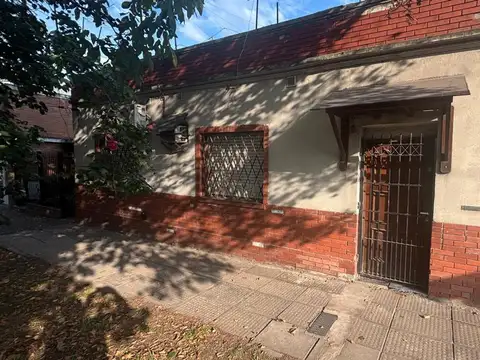 Casa 4 ambientes Moron alquiler