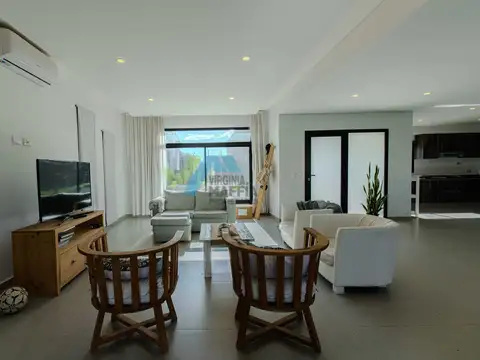 Casa en Alquiler al Este