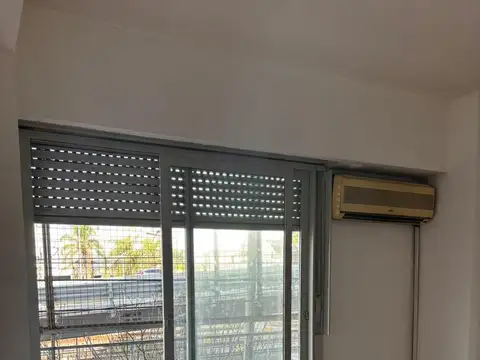 DEPARTAMENTO DE 3 AMB. CENTRICO CON BALCON Y PATIO RAMOS MEJIA ( NORTE)
