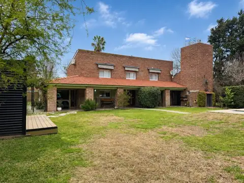 Casa 6 ambientes con 3 baños