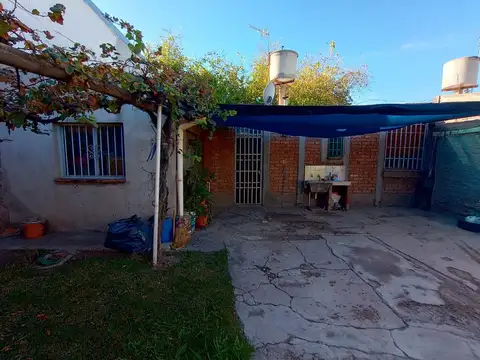 Casa 3 ambientes con 1 baño