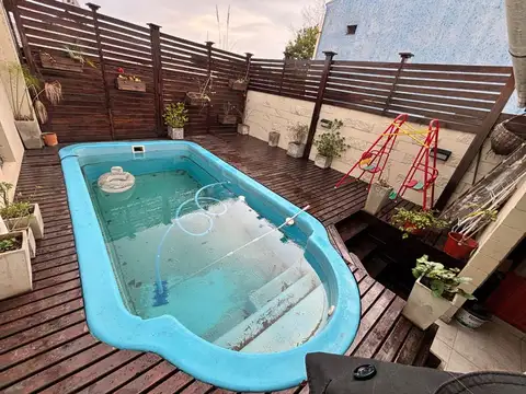 CASA 5 AMBIENTES-C/AMPLIO DEPOSITO/LOCAL, QUINCHO