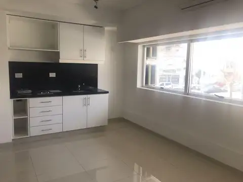 Alquiler de Oficina en Parque Chas - Muy Buena Ubicación - Luminoso.