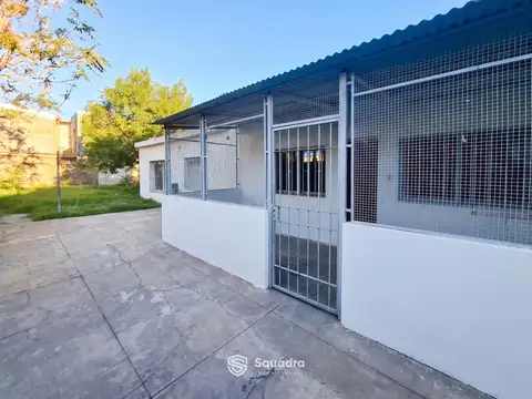 VENTA - Pasillo en PH con dos propiedades individuales y gran terreno - Alvear, Rosario.