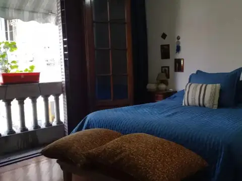 Depto Tipo Casa en Venta 90 años