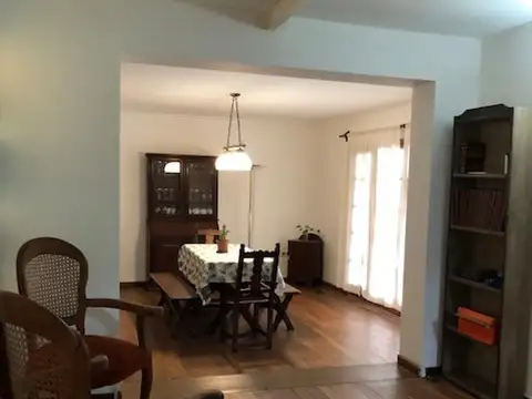 Chalet de 6 ambientes en inmejorable zona residencial