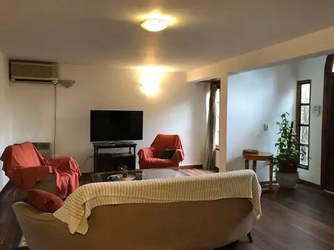 Casa 6 ambientes con 3 baños